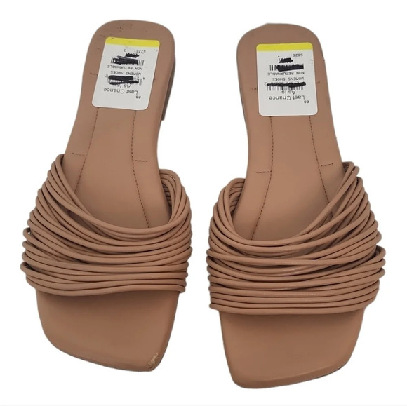 Marc Fisher Women's Maddie Flat Sandal - Picture 9 of 9